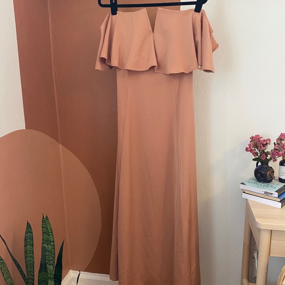 Romantic mauve sleeveless dress